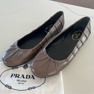 Prada - Medium Brown / Taupe Leather Ballet Flats - Size 39 - US 8.5 - EUC